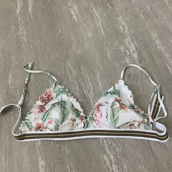 2 Triangle bikini tops - Picture 2 of 3